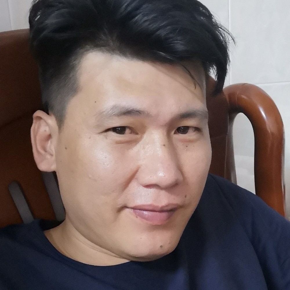 波b仔的照片
