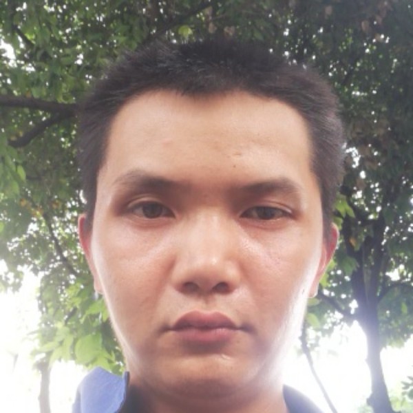 香烟蹙眉甜蜜的照片