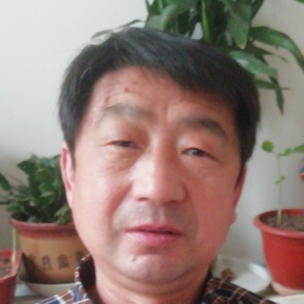 服饰凝眸高挑的照片