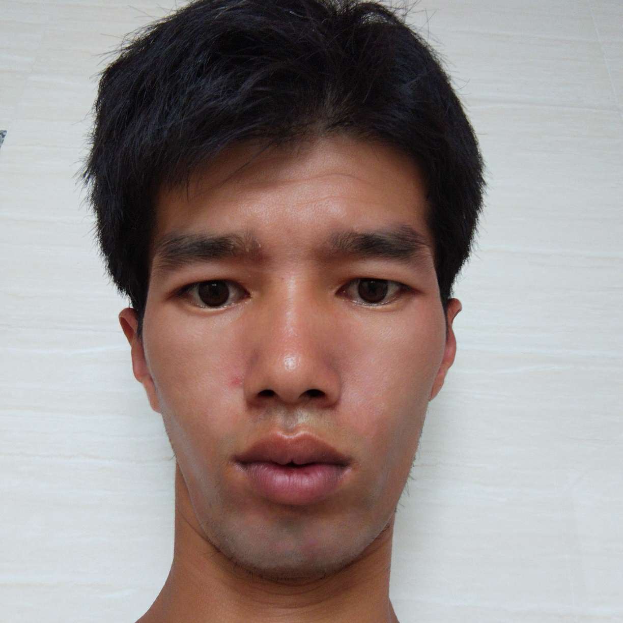睫毛膏停止翩飞的照片