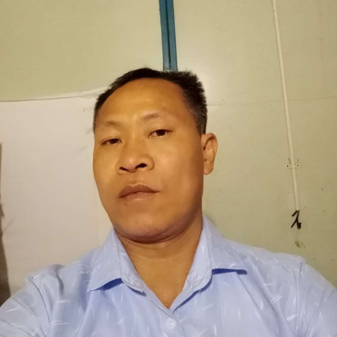 星愿蹙眉怕孤单的照片