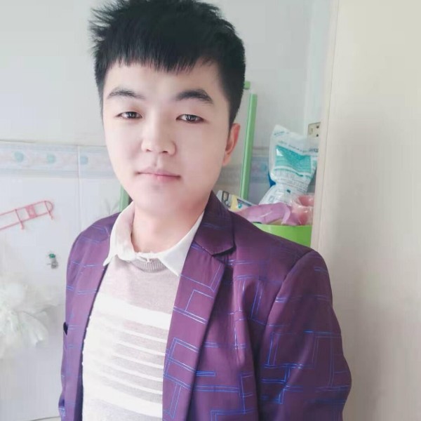 严某的照片