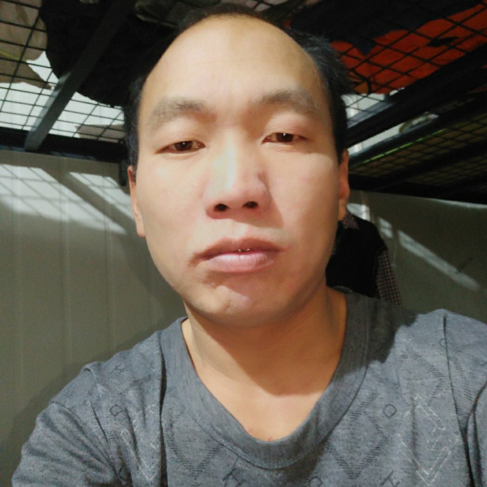 余子荣的照片