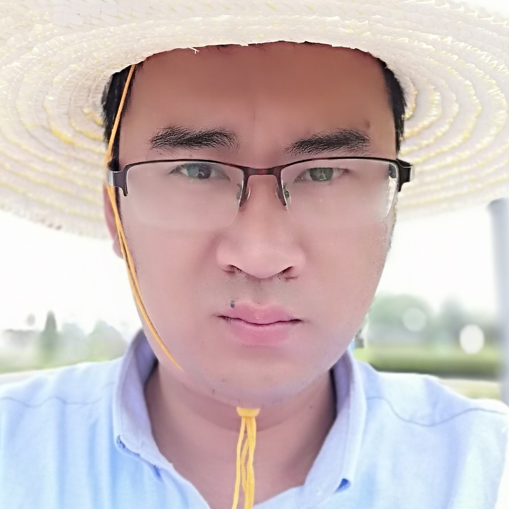 绿草苦恋笑点低的照片