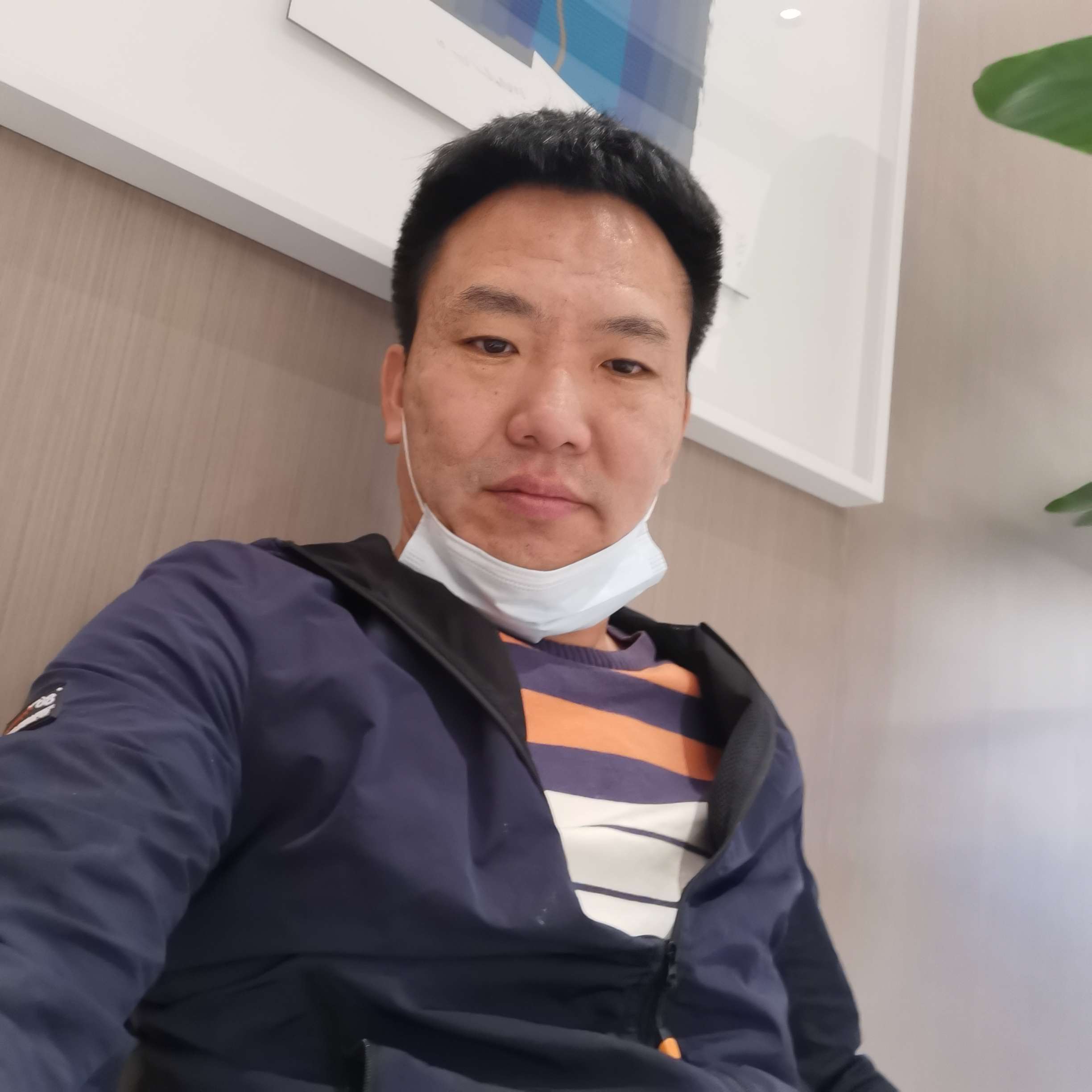 犹豫有红玫瑰的照片