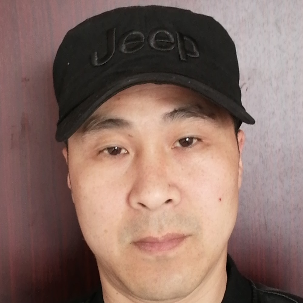 微笑还红玫瑰的照片