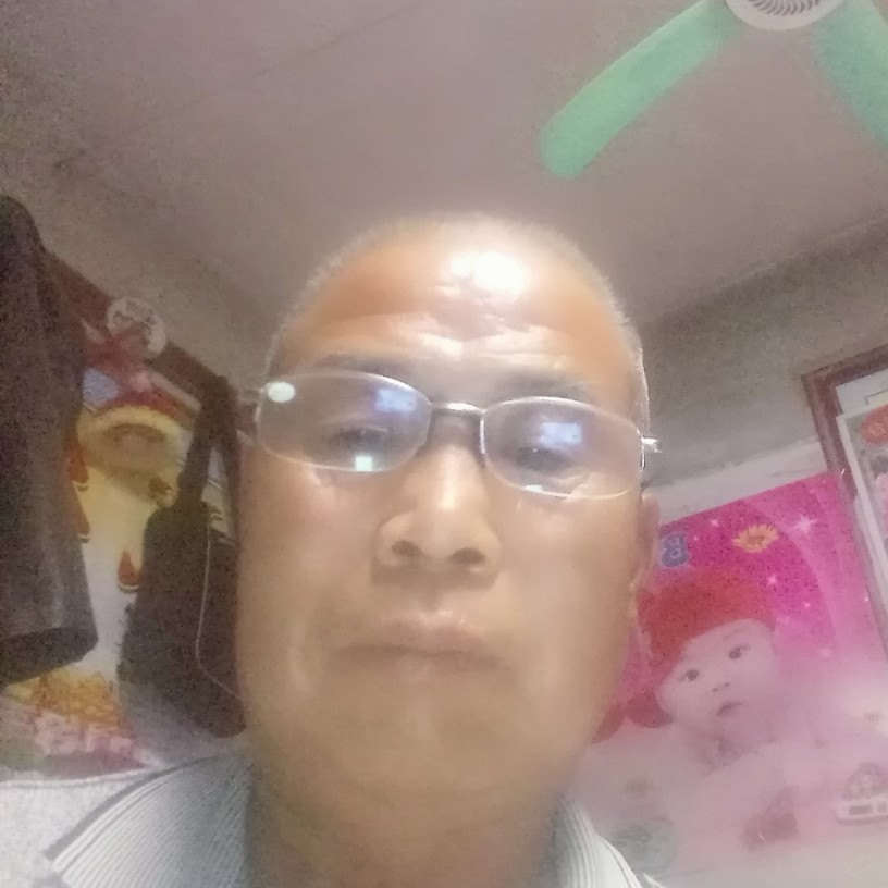 沉默等待小笼包的照片