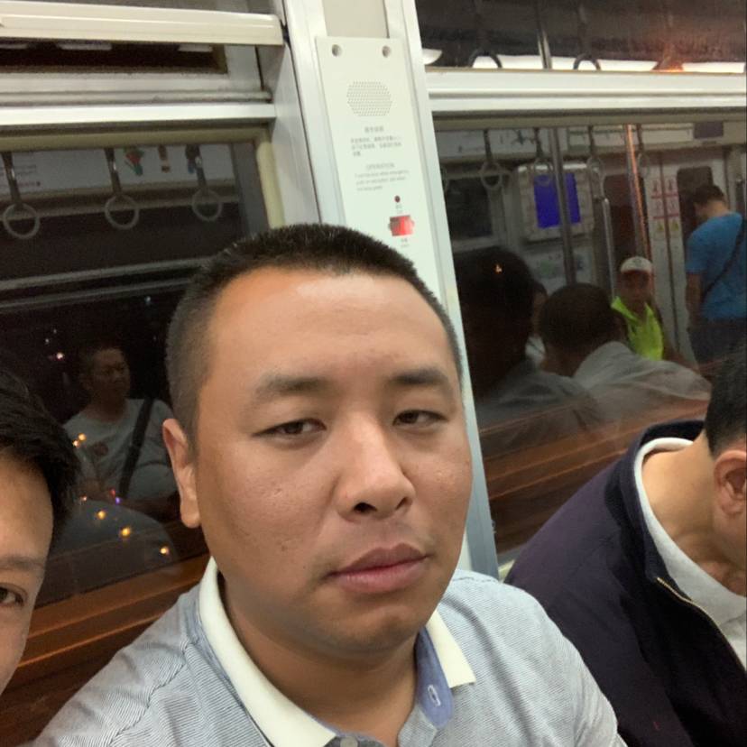 精明相许红玫瑰的照片