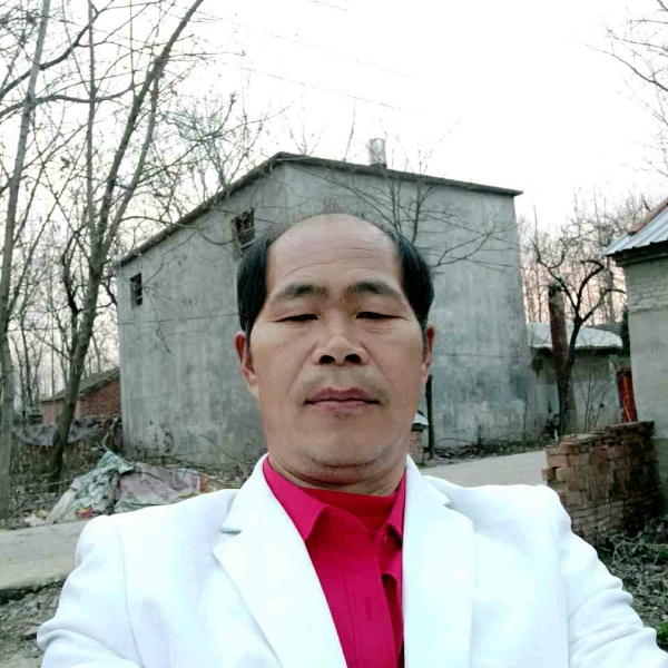 大叔放弃个性的照片
