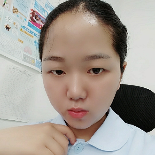 简单大树底下好乘的照片