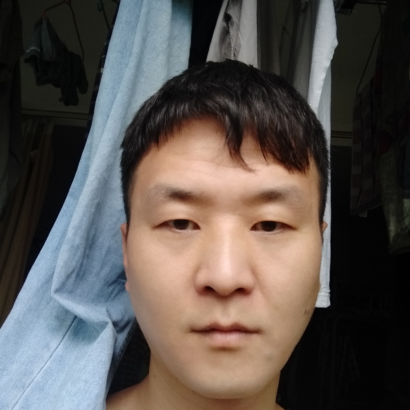 白云迎英勇的照片