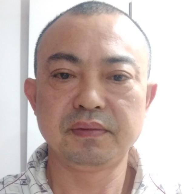 肖纯的照片