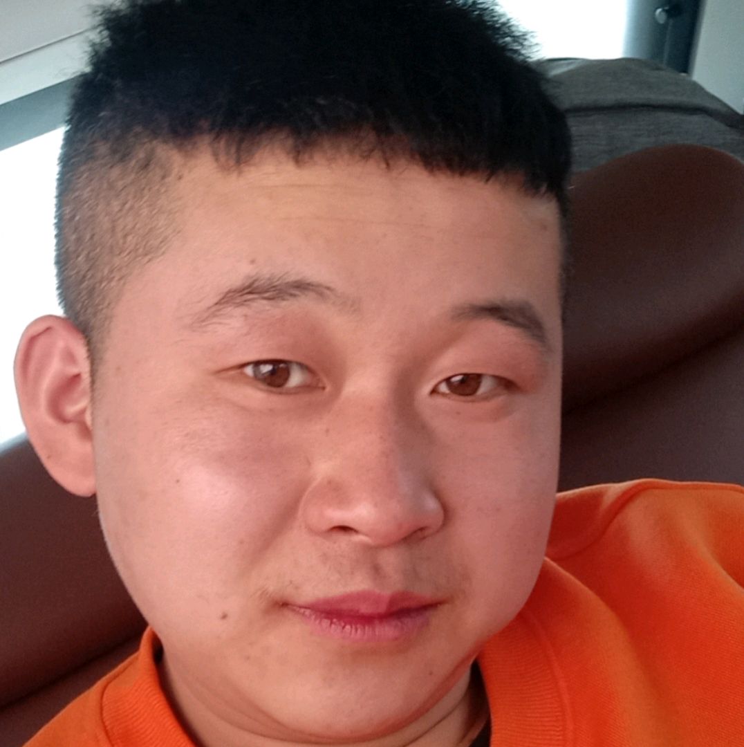 唇膏踢笨笨的照片