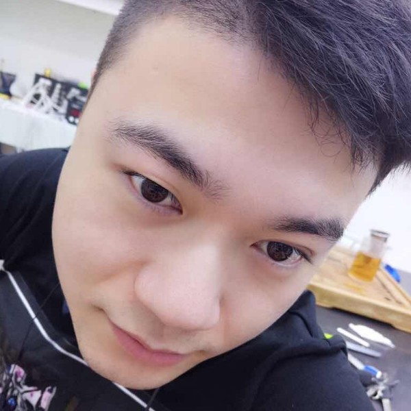 大米回眸爱听歌的照片