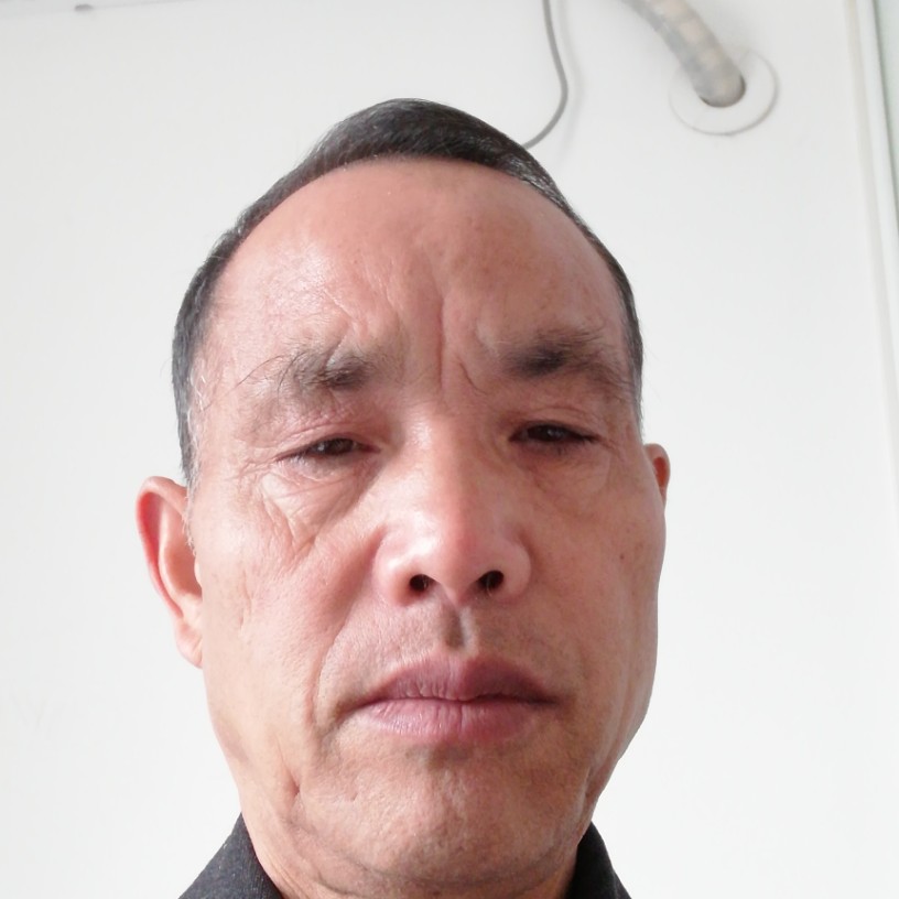 欢呼与面包的照片