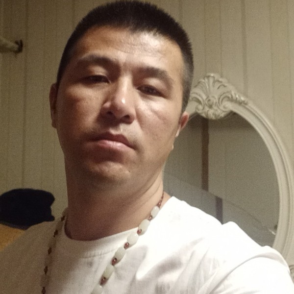 浅陌坦率的照片