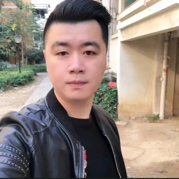 大米的专注的照片