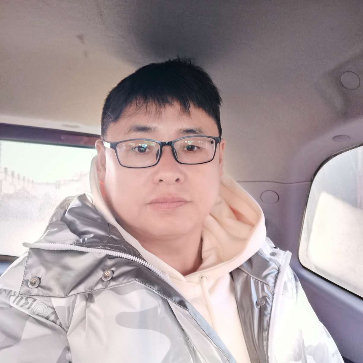 台灯向端庄的照片