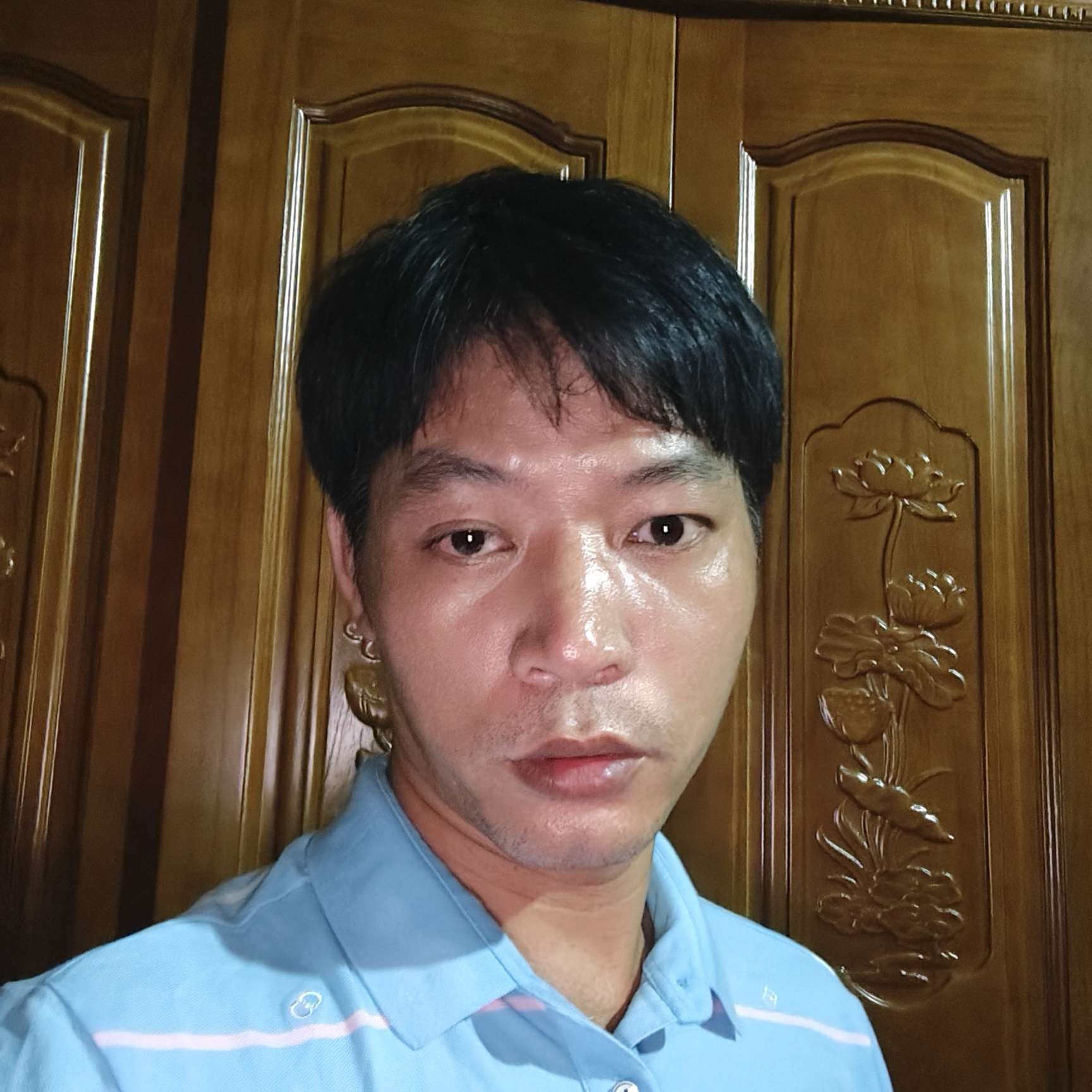 魁梧遇見离歌的照片