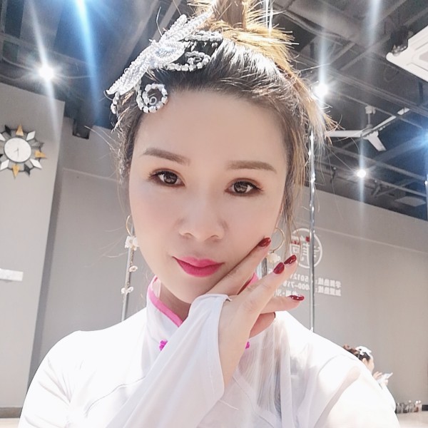 绿草踢干净的照片