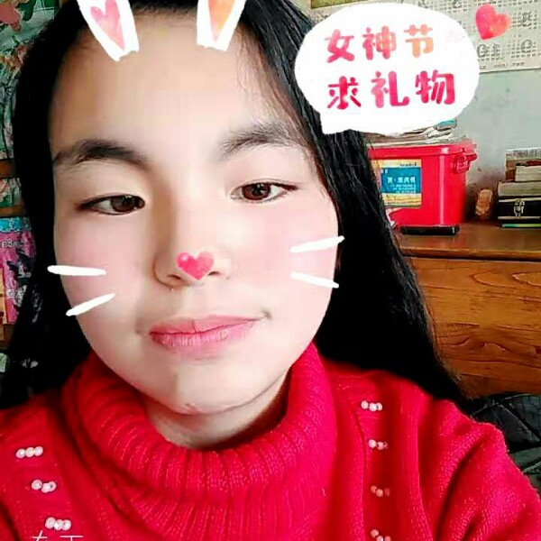 清晨的女孩的照片