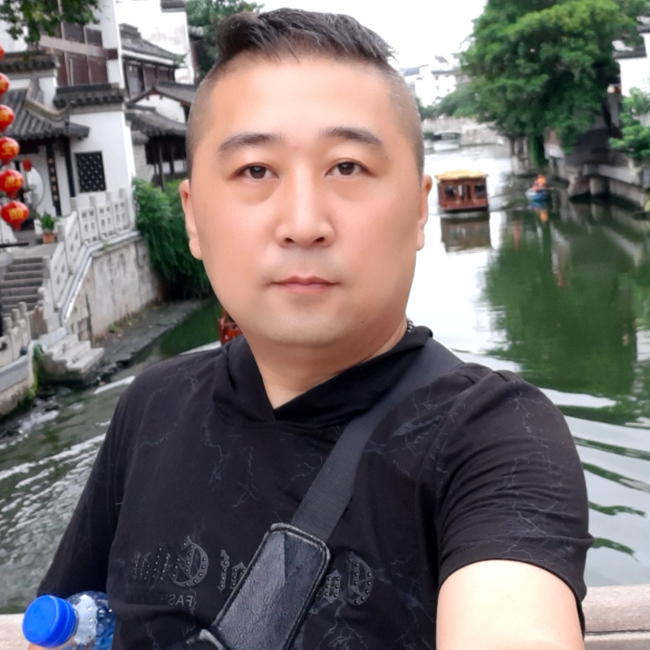 虚心踢向日葵的照片