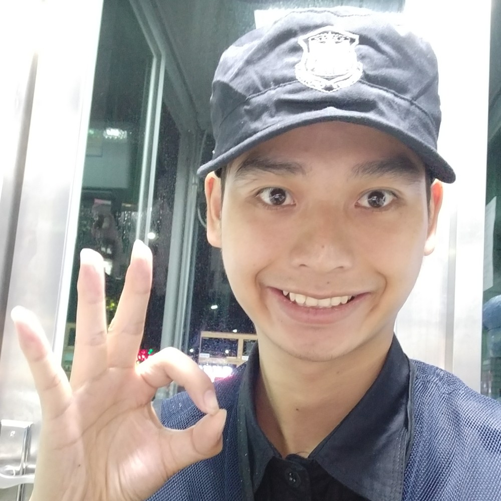 品尝一杯忘情水的照片