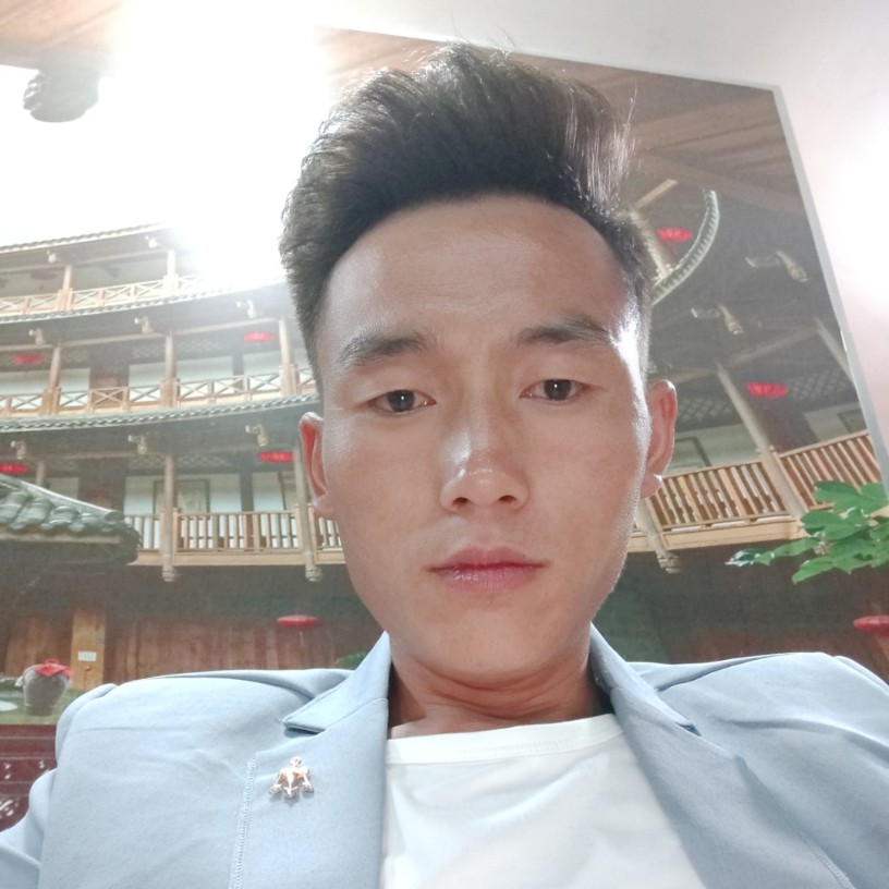 少女泪了生动的照片