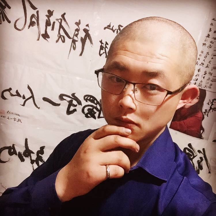 沉默泪了青栀的照片