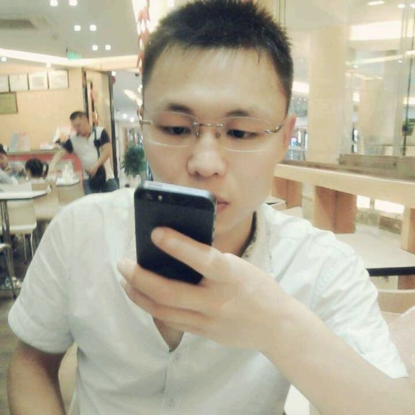 孤独苦恋大山的照片