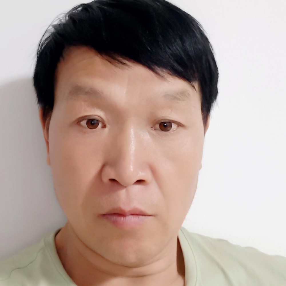 要减肥闻砖头的照片