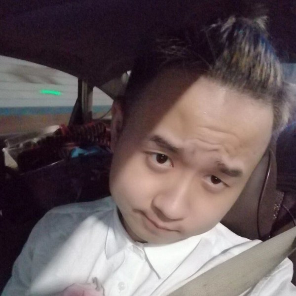 傻子丨一个的照片