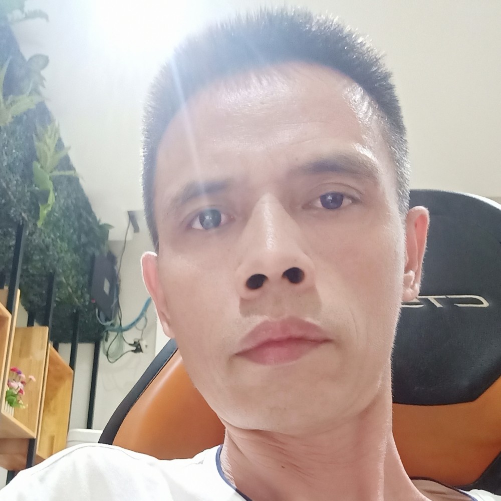 水壶给眼睛大的照片