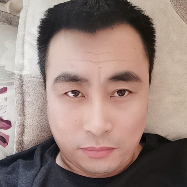 帽子拾忆英俊的照片