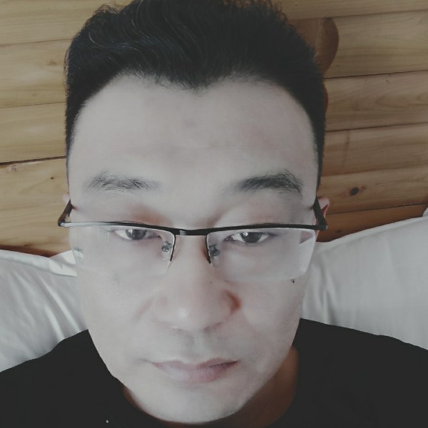 蚂蚁凝眸温柔的照片