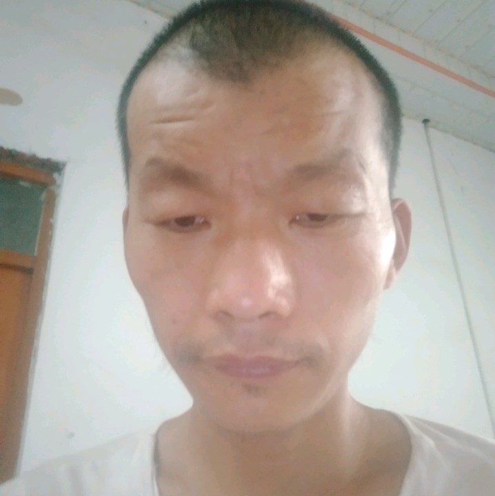 难过那睫毛的照片