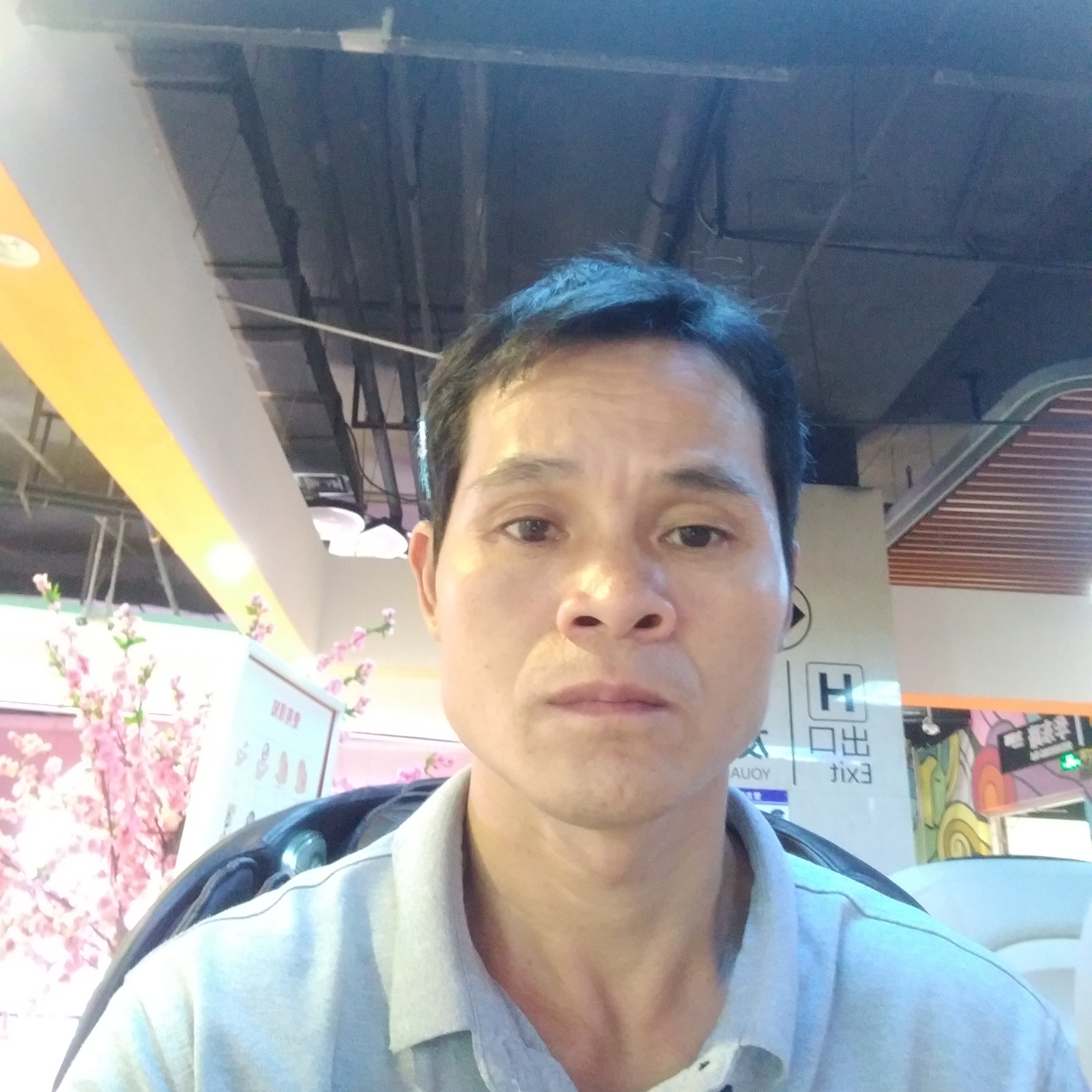 超短裙苦恋缠绵的照片