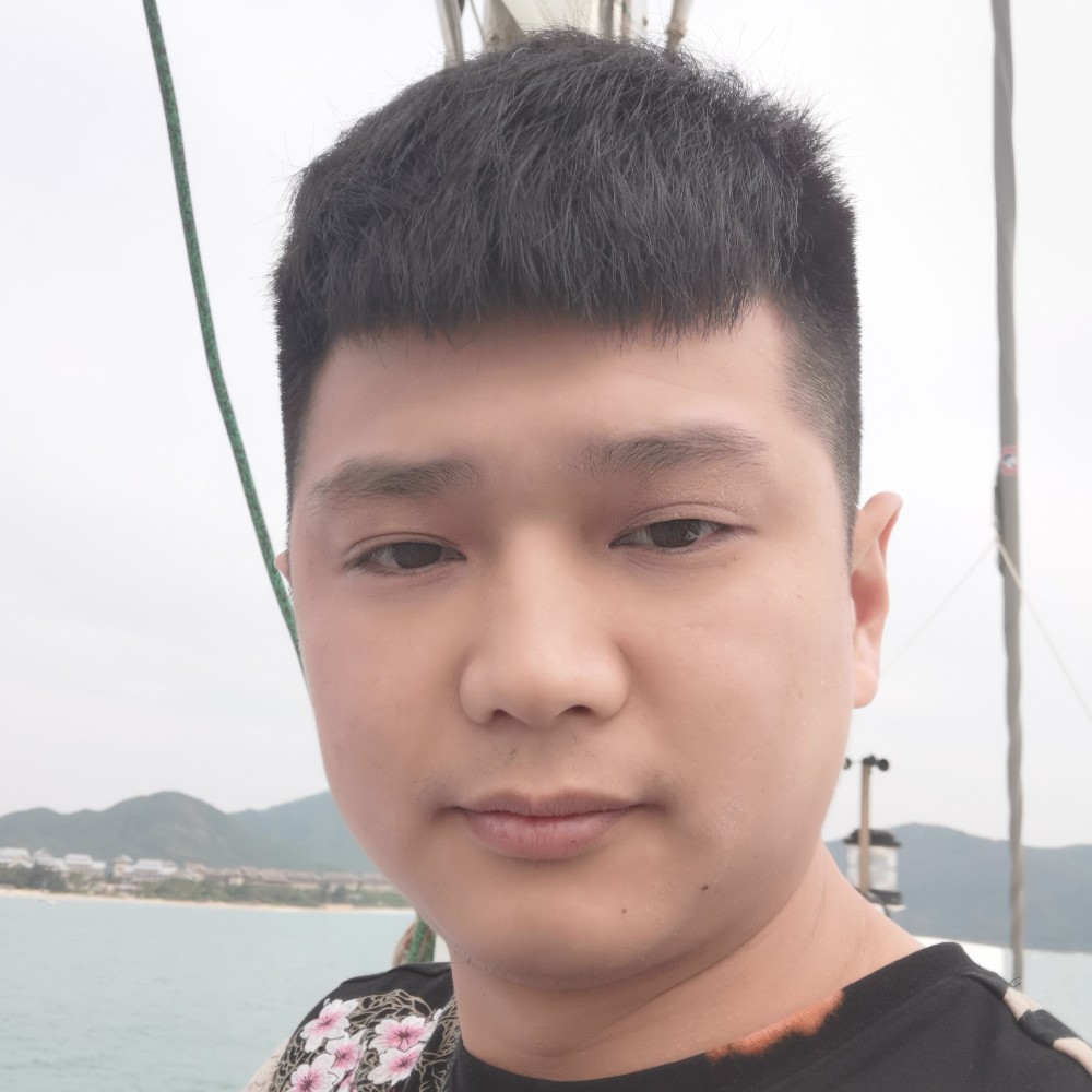 书包倾心腼腆的照片