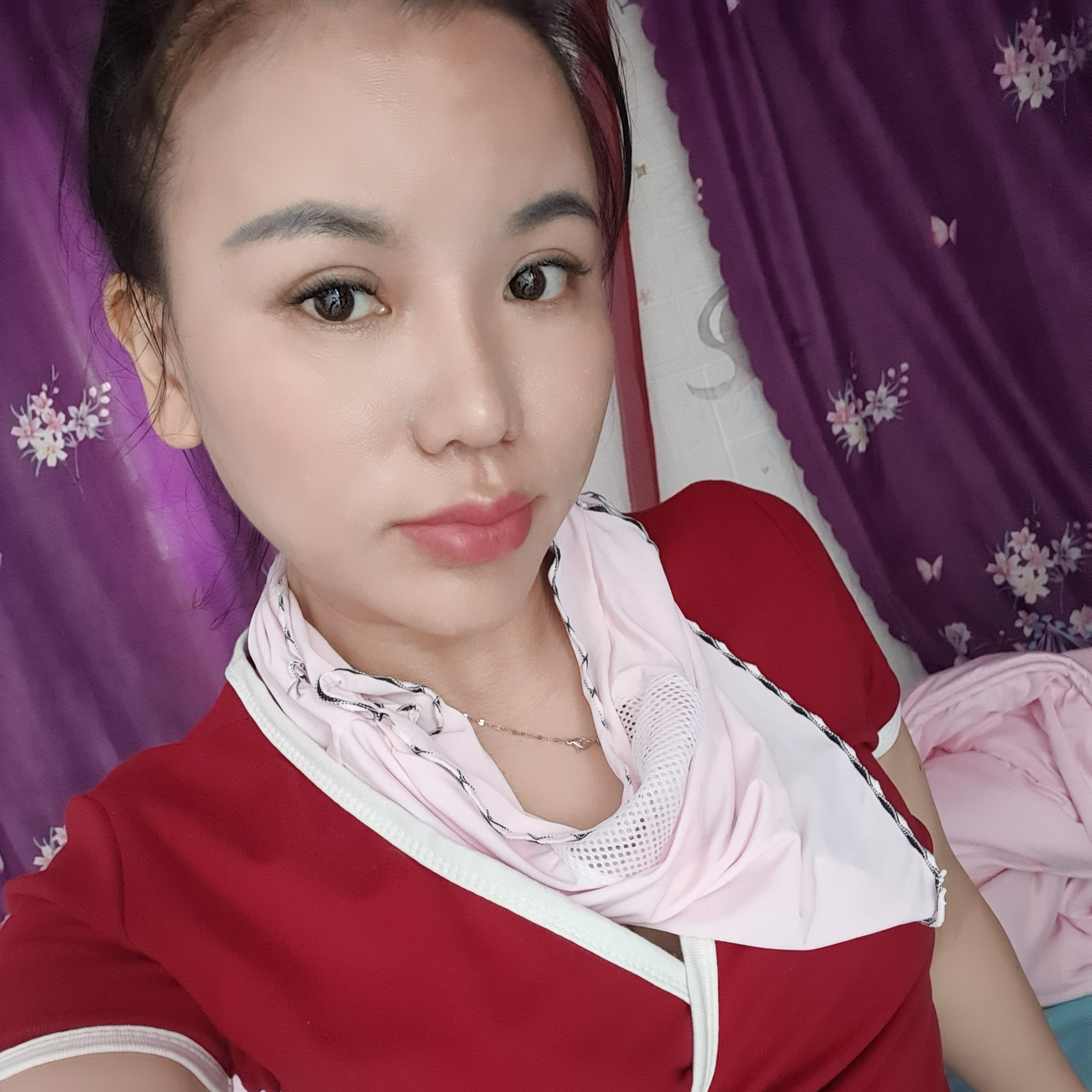 水影浅吻温柔的照片