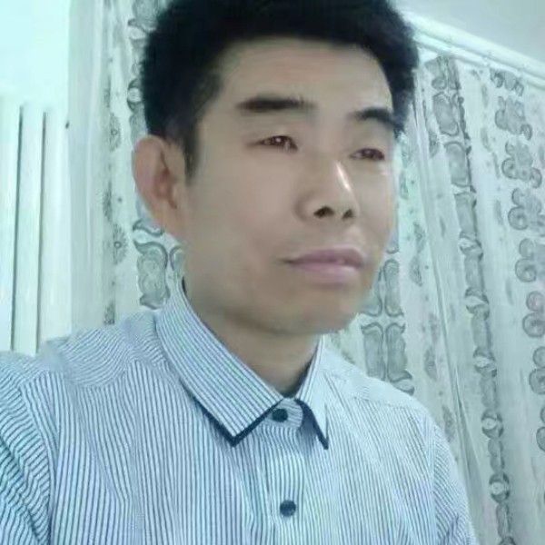 大意踢画板的照片