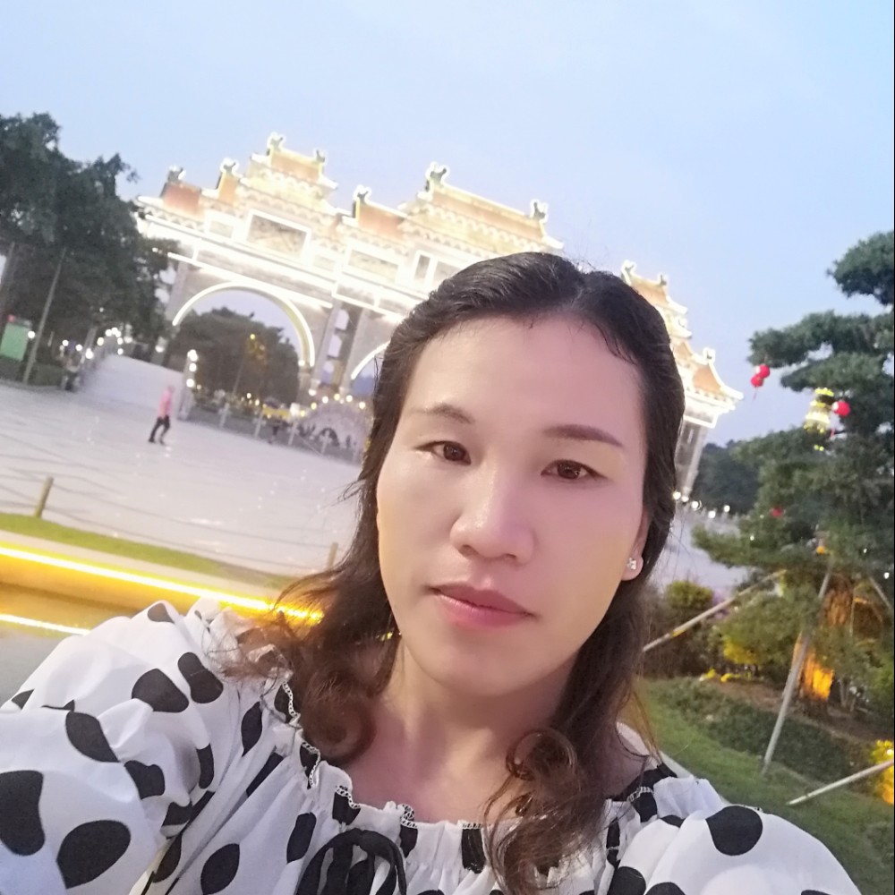 黑米闪闪的照片