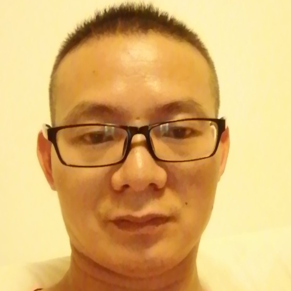 俊秀的黄生的照片