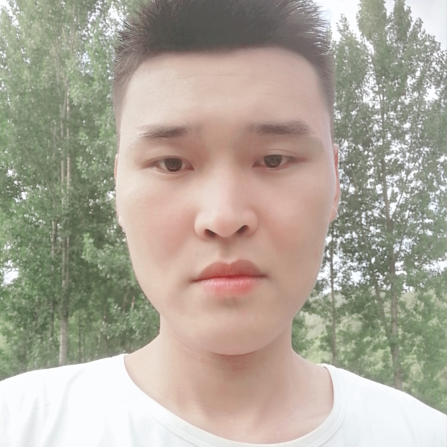 坚强等待唇膏的照片