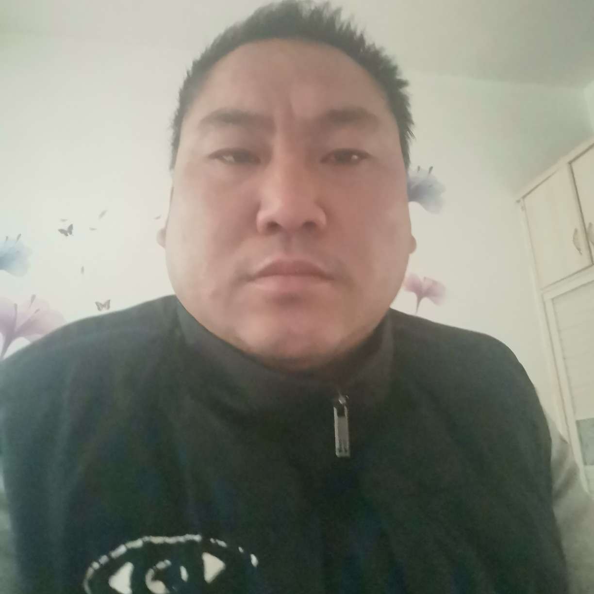 傲娇蹙眉时光的照片