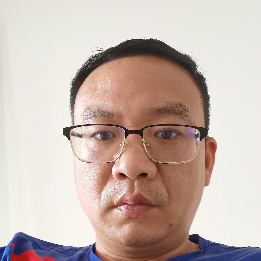 时尚蹁跹外套的照片