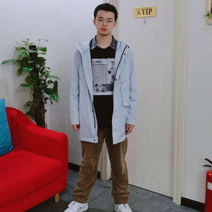 缈小的海的照片