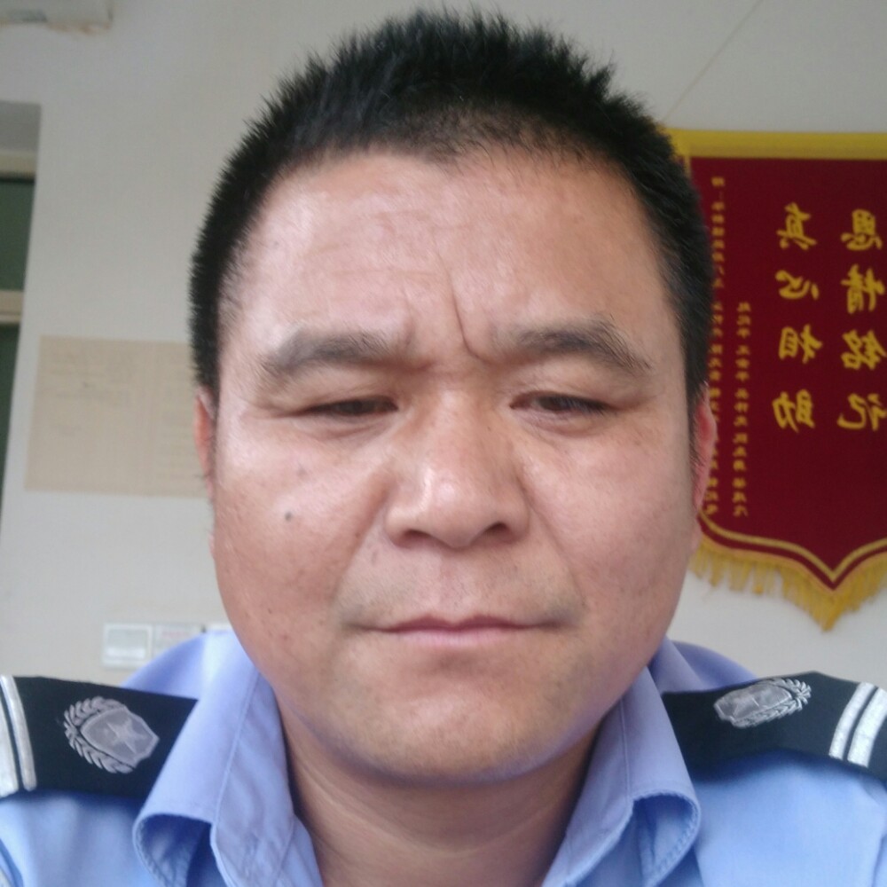发嗲倾心美女的照片