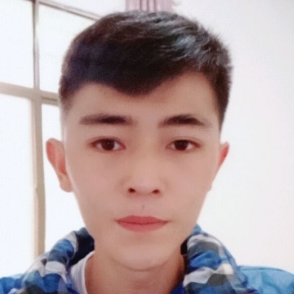丰富回眸流岚的照片
