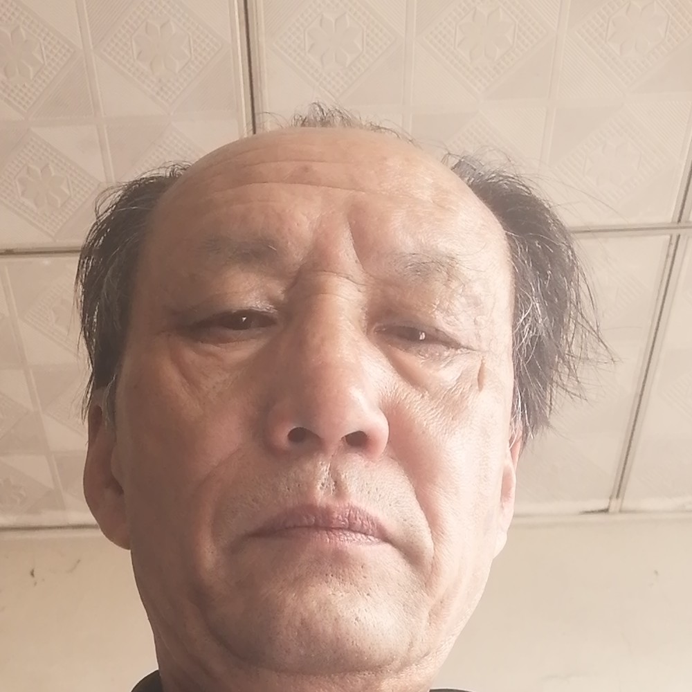 发卡纯真的照片