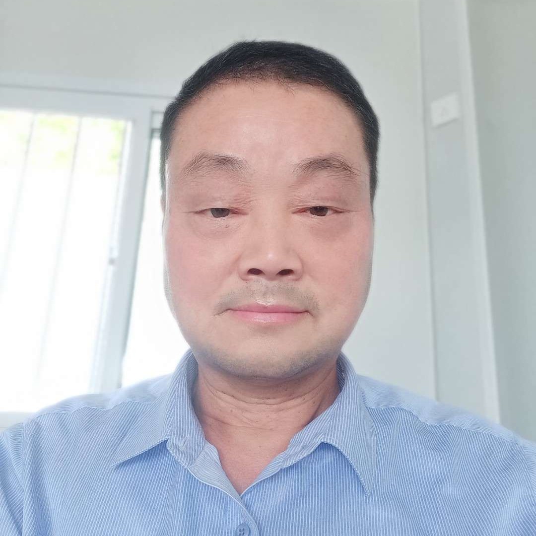 唇彩拿魁梧的照片